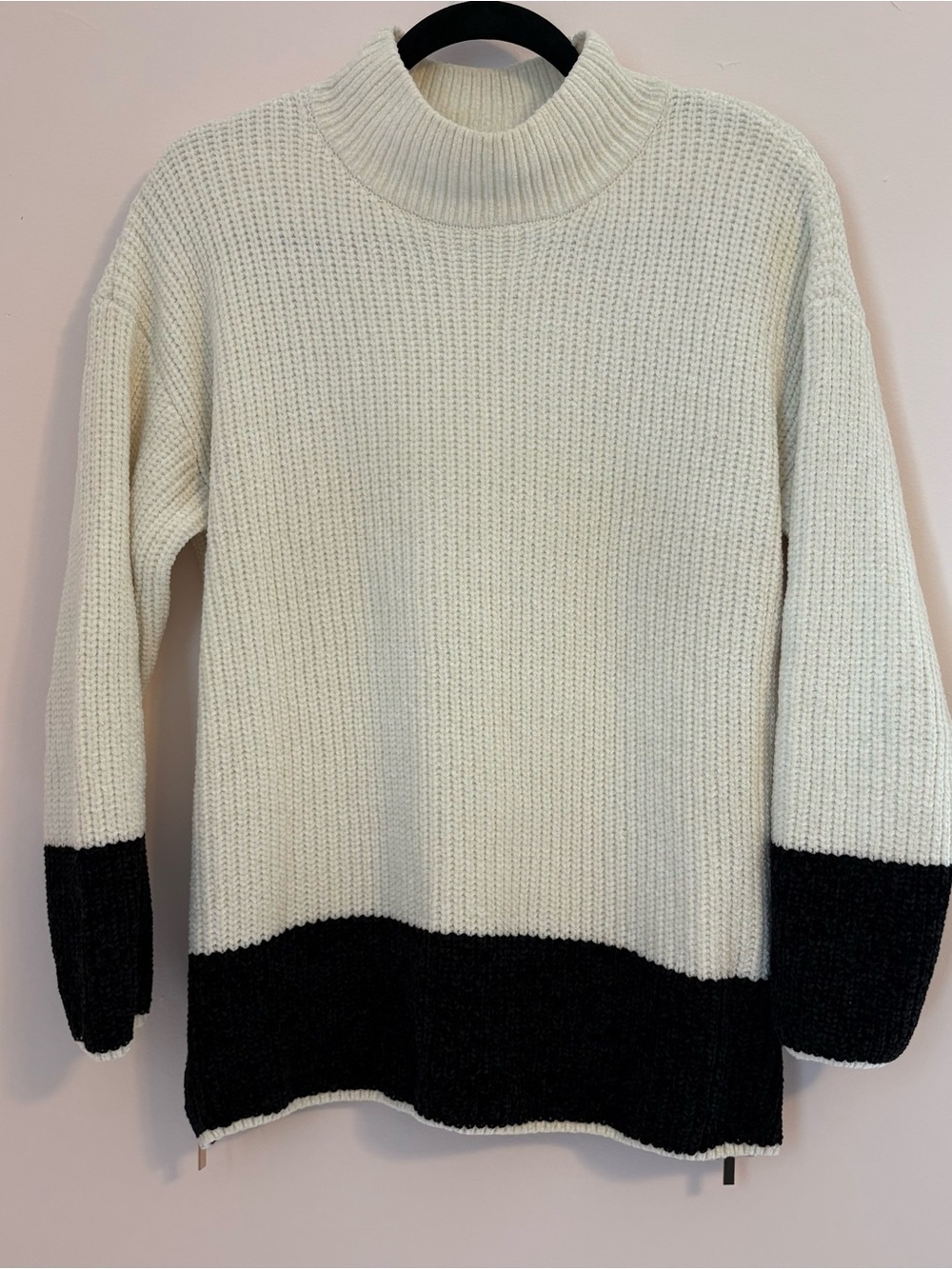 Cynthia Rowley like new- Women's Cream and Black chenille sweater, size large